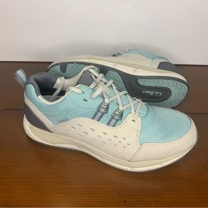 Women's Size 11 L.L. Bean Comfort Fitness Walking Shoes, Weatherproof